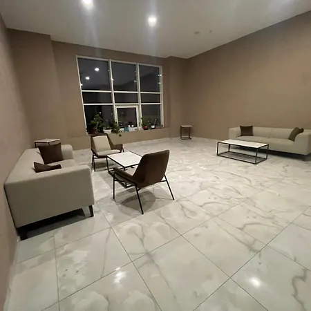 Sky Lux Point アパート